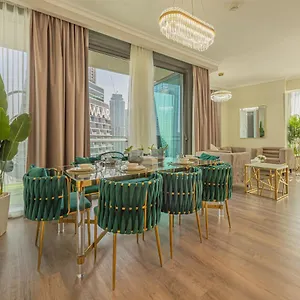 https://first-class-3br-with-full-burj-khalifa-and-fountain.sharjah-hotels.com